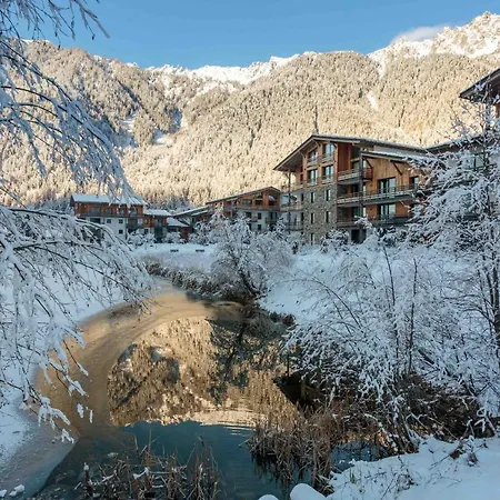 La Cordee 612 Apartment- Year