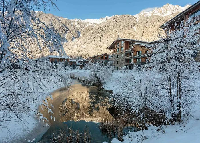 La Cordee 612 Apartment- Year