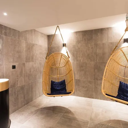 La Cordee 612 Apartment- Year